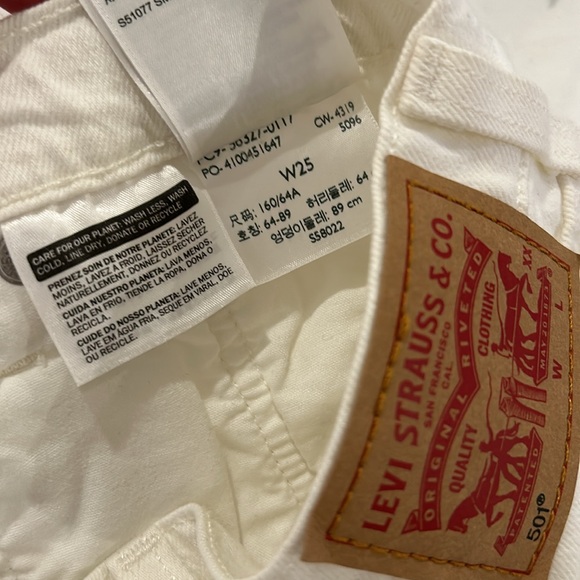 SOLD!!!EUC Levi 501 Shorts - Picture 7 of 10